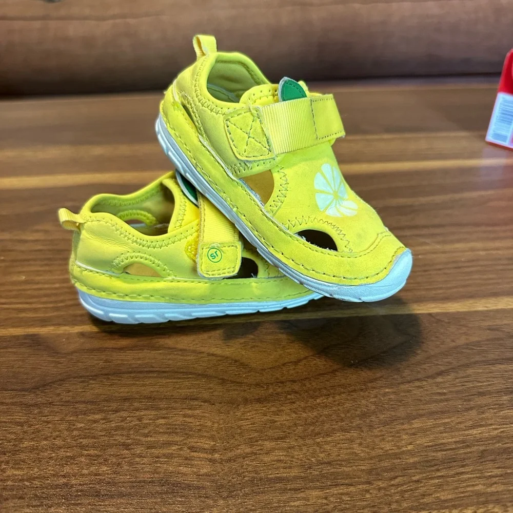 Stride Rite Toddler Watershoe Sandles Lemons